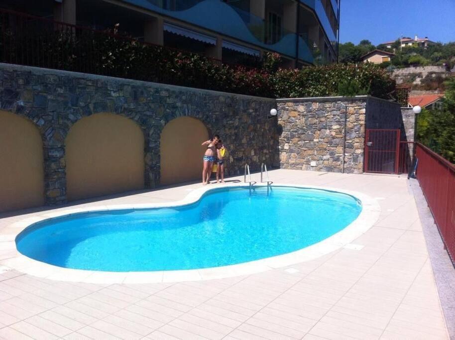 Casa Vacanze Luna 2 Vallecrosia Buitenkant foto